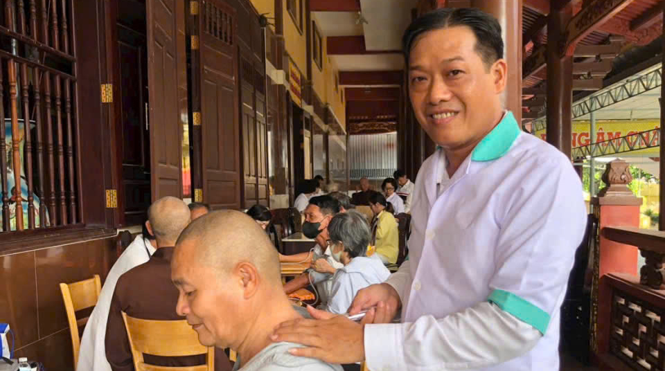 Giữ chữ tâm, trọn trách nhiệm – Hành trình của lương y La Tân