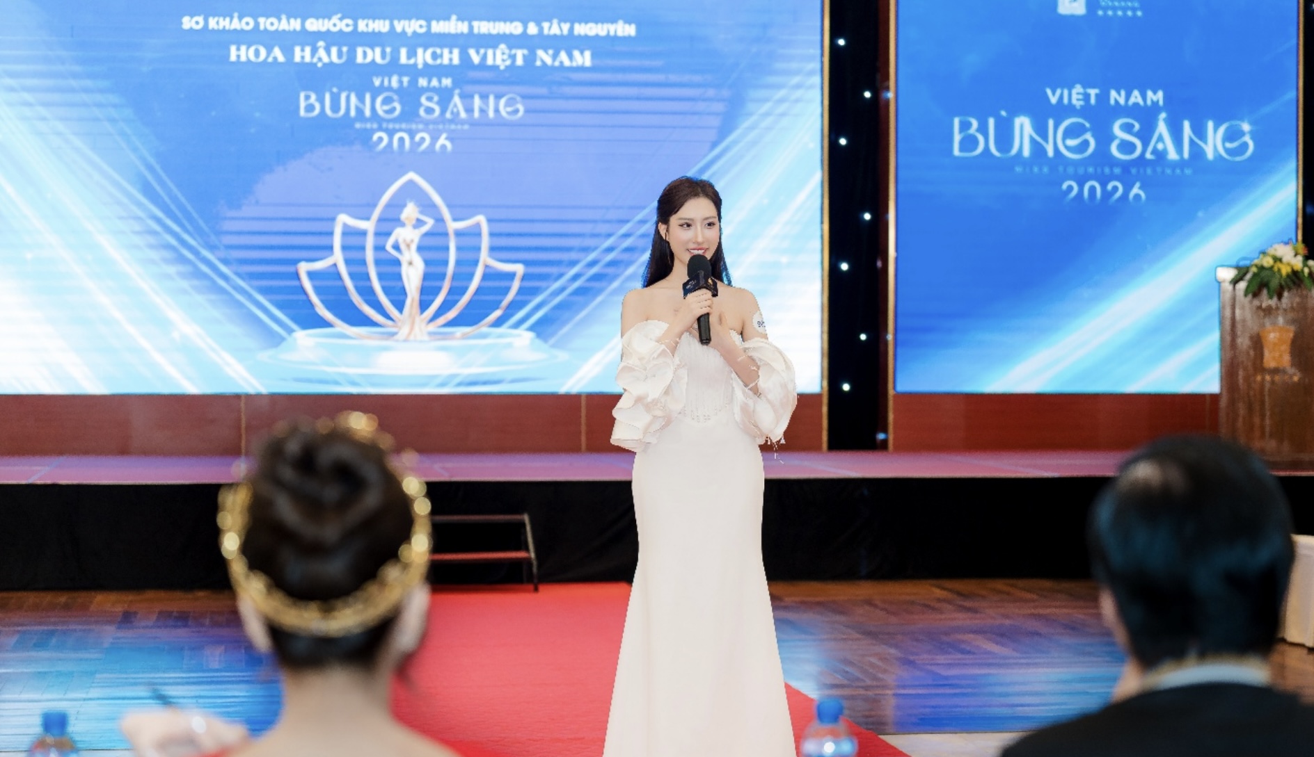 Ngô Thị Kiều Anh “nuốt mic” khi được phỏng vấn từ Ban giám khảo