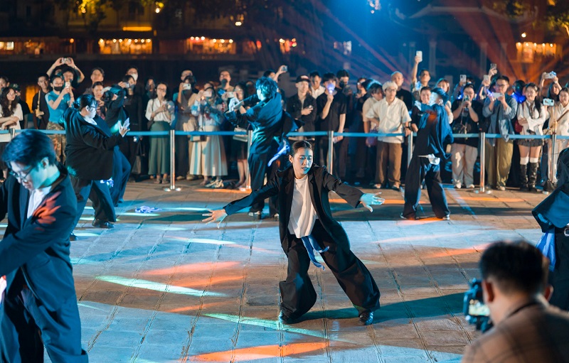 EU và giới trẻ Việt Nam lan tỏa thông điệp về biến đổi khí hậu qua tác phẩm vũ đạo “NƯỚC”