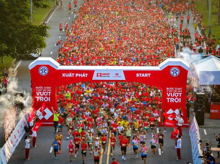 Giải Marathon Quốc tế Hà Nội Techcombank Mùa thứ 4 đã thu hút hơn 13.000 vận động viên đến từ 55 quốc gia và vùng lãnh thổ tham dự.